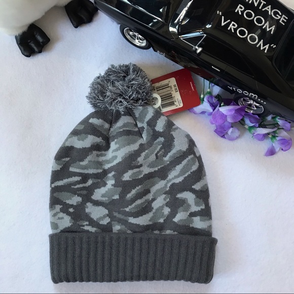 Jordan NWT Jumpman Beanie with Pom-Pom Unisex - Picture 4 of 6